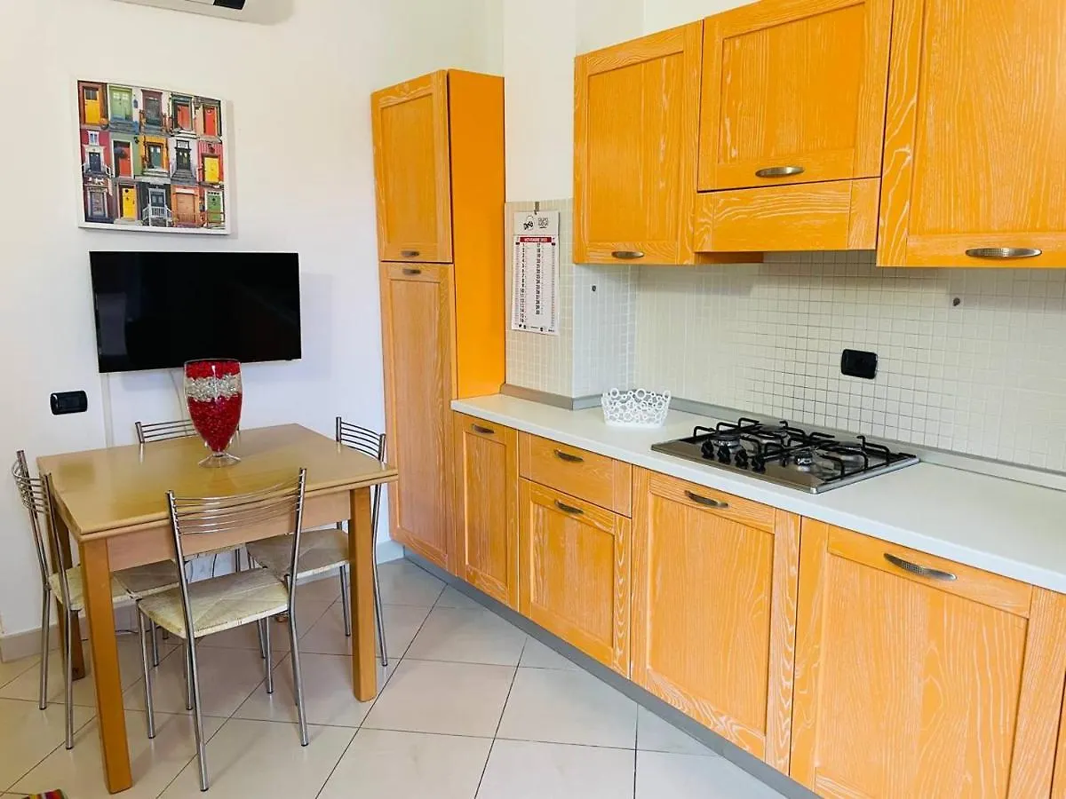 Regina Del Mare Holiday Apartments Тиррения